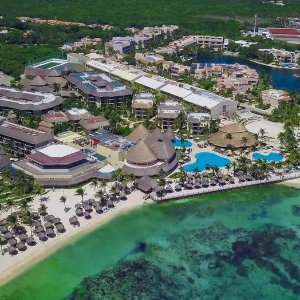 ✈ 4-Night All-Inclusive Catalonia Yucatan Beach Resort Vacation in Riviera Maya with Air from Travel By Jen - Riviera Maya, Mexico