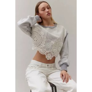 Kimchi Blue Maryn Doily Cropped Crew Neck Sweatshirt
