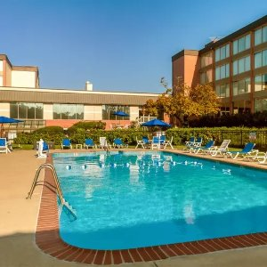 Chester Hotel & Conference Center - Aspenwood Condominiums