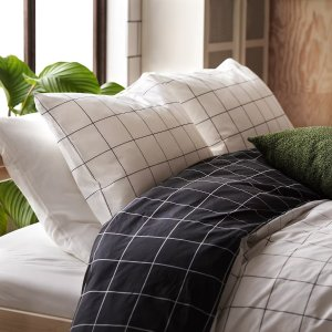 VITKLOVER Duvet cover and pillowcase(s), white black/check, Full/Queen (Double/Queen)