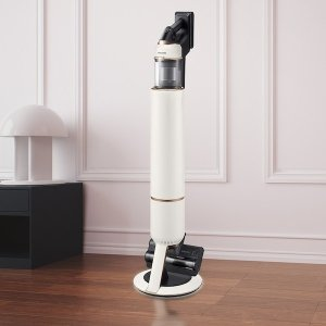 Samsung Samsung Bespoke Jet Cordless Stick Vacuum with All-in-One Clean Station® and Spray Spinning Sweeper in Santorini Beige